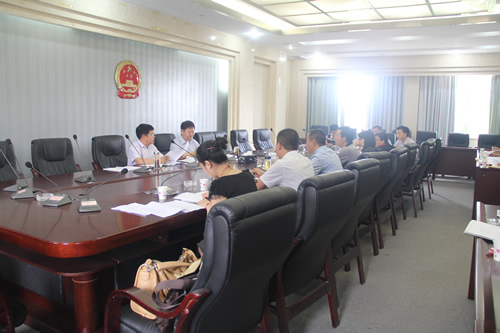 政府領(lǐng)導(dǎo)、企業(yè)代表參加了崇禮新城投資合作協(xié)議討論會(圖1)